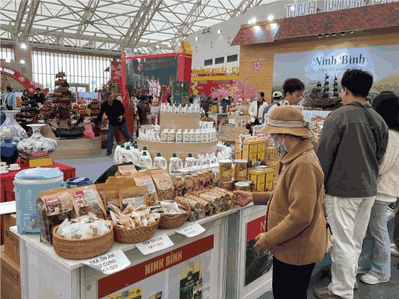 ALPHARCO THAM GIA HỘI CHỢ MÙA XUÂN image