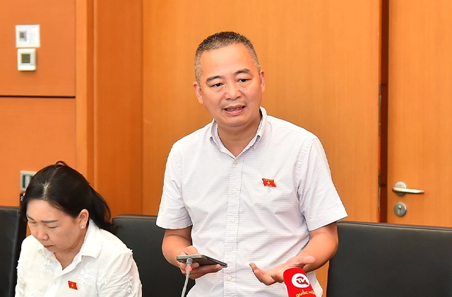 ĐBQH nêu lý do cần thiết phải cấm bán thuốc qua mạng xã hội, livestream thumbnail