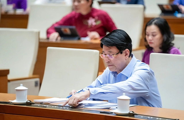 Luật Dược sửa đổi, bổ sung: Nhiều chính sách hỗ trợ phát triển ngành dược, bảo đảm thuốc chất lượng, giá hợp lý thumbnail